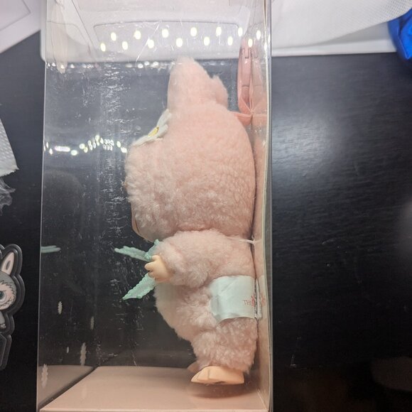 *Exclusive* MOKOKO - Close To Sweet Vinyl Plush Pendant - Picture 4 of 6